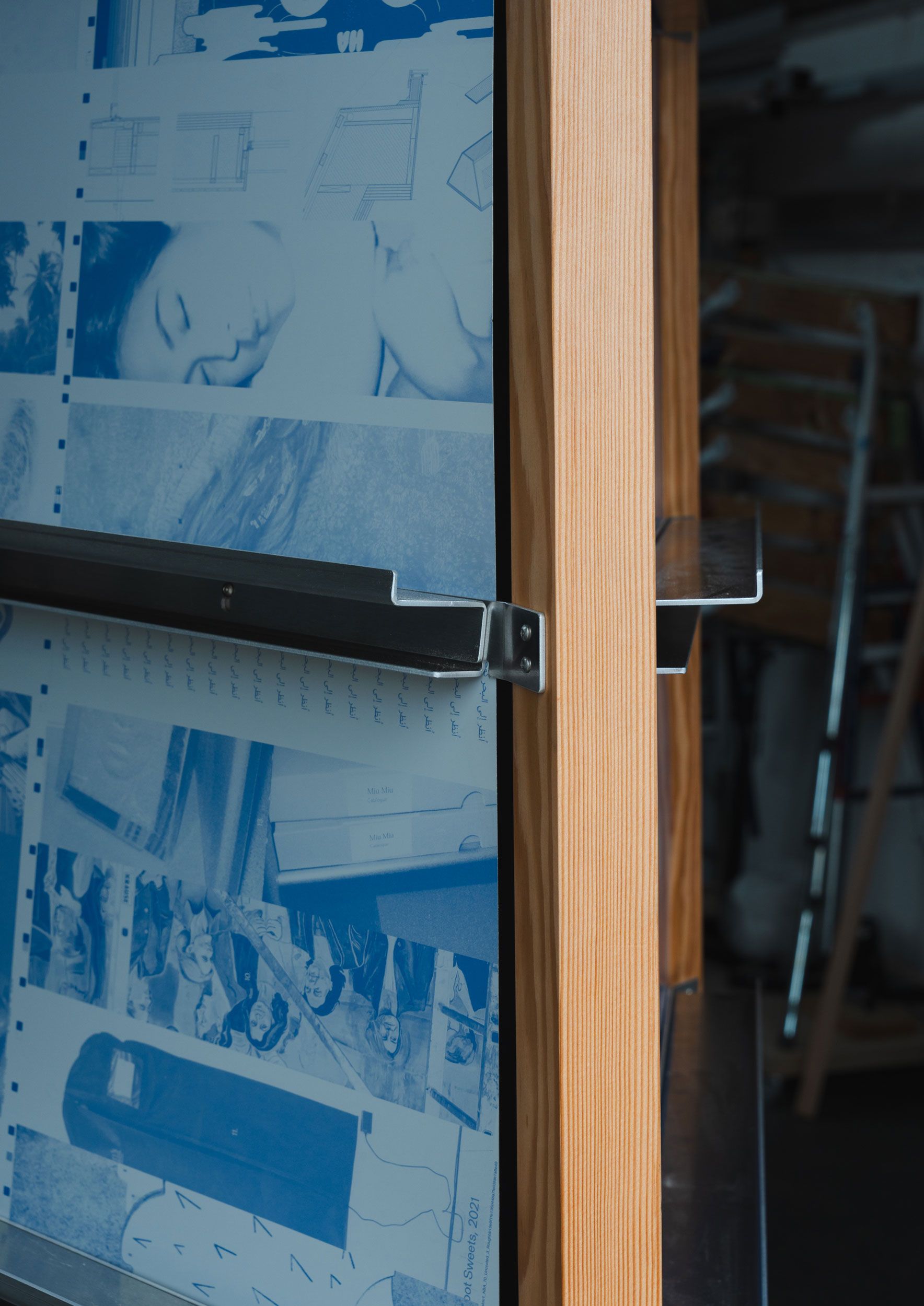 Archial Studies Travelling Bookstand Alexis Mark 42